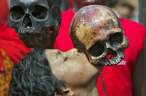 Skull kiss.jpg