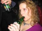 1205236996_26247_s__devchata_tozhe_ljubjat_pivo_9.jpg