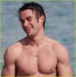 shirtless-robert-buckley-08.jpg