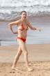 julie_bowen_bikini_3.jpg