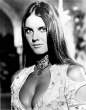 25500_caroline_munro0017_123_106lo.jpg