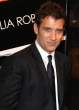 fp_2006324_duplicity_premiere_ram_14_24.jpg