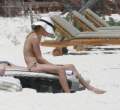 Kate_Bosworth_Bikini_Candids_on_the_Beach_in_Mexico_April_10_2011_11.jpg