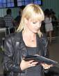 Mena_Suvari_arriving_at_LAX-01.jpg