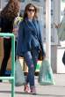 06143_AnnaKendrickgoingforgroceriesinVancouverAPR_1_2011LQx107_123_148lo.jpg