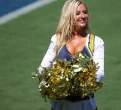 nfl-cheerleaders-cleavage-47.jpg