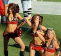 nfl-cheerleaders-cleavage-100.jpg