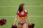 nfl-cheerleaders-cleavage-88.jpg