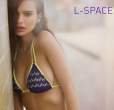 emily-ratajkowski-surf-apr-06.jpg