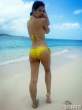adrianne-curry-yellow-bikini-on-twitter-04-435x580.jpg