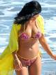 suelyn-medeiros-pregnant-in-a-bikini-in-cali-01-435x580.jpg