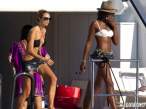 stacy-keibler-and-naomi-campbell-bikinis-on-a-yacht-in-spain-01-580x435.jpg