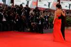 Sandra+Bullock+Gravity+Premieres+Venice+57RYqqLIqLZx.jpg