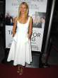 87875_paltrow7_123_485lo.jpg