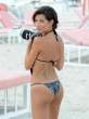 logan-fazio-e-claudia-romani-sulla-spiaggia.jpg