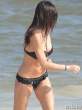 elisabetta-gregoraci-wears-a-black-bikini-on-a-beach-in-kenya-09-435x580.jpg
