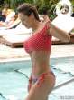 Jennifer-Nicole-Lee-Plays-In-The-Ocean-And-Pool-In-A-Bikini-At-The-Beach-In-Miami-09-435x580.jpg