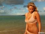 Genevieve-Morton-Poses-In-Bikinis-For-An-Up-Close-Sports-Illustrated-Video-13-580x435.jpg