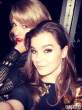 Hailee-Steinfeld-selfie-with-Taylor-Swift-435x580.jpg
