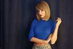 taylor-swift-on-stage-performing-on-le-grand-journal-_11.jpg