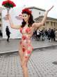 Micaela-Schaefer-Poses-In-The-Street-With-Her-Body-Painted-For-Valentines-Day-09-675x900.jpg