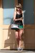 taylor-swift-at-her-mom-s-house-in-beverly-hills-_7.jpg