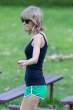 taylor-swift-out-in-hollywood-_4.jpg