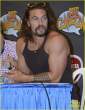 jason-momoas-muscles-seriously-out-of-control-02.jpg