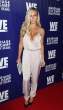 KendraWilkinsonWECleavage4.jpg